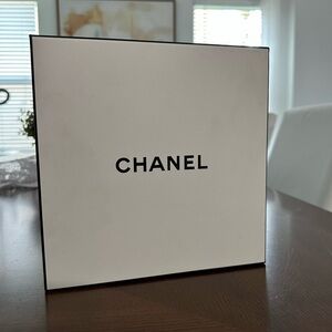 Chanel box
